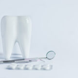 歯のホワイトニングはどれくらいもつ？種類別の持続期間と効果を高める方法