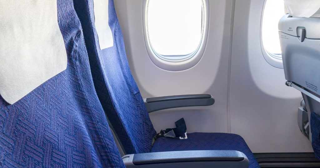 機内で今すぐ実践できるむくみ予防ストレッチ&運動のイメージ画像
